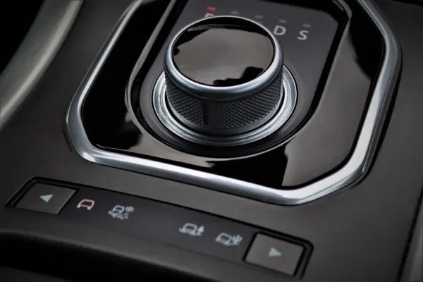 Land Rover Range Rover Evoque 2.0 TD4 SE Auto 12