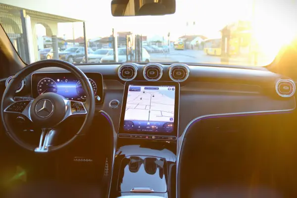 Mercedes-Benz GLC 300 e 4Matic 9G-TRONIC Avantgarde Advanced 36