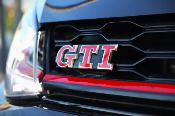 Volkswagen Golf 2.0 TSI GTi TCR DSG 9