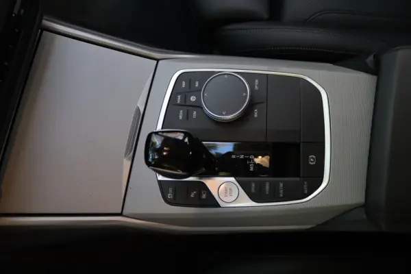 BMW 320 e Corporate Edition Auto 22
