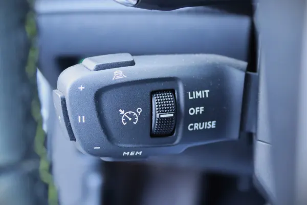 Peugeot 2008 1.2 PureTech GT EAT8 21