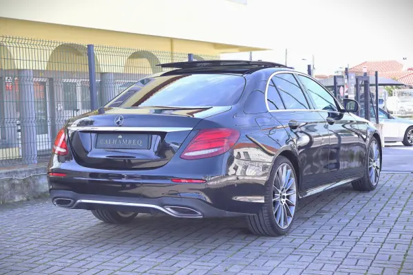 Mercedes-Benz E 220 d AMG Line 3
