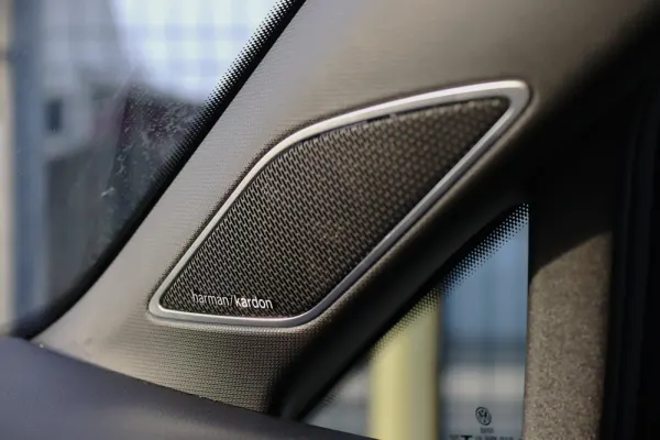 Volkswagen Golf 1.5 eTSI R-Line DSG 8