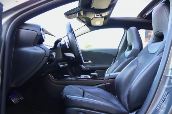 Mercedes-Benz A 180 d AMG Line Aut. 19