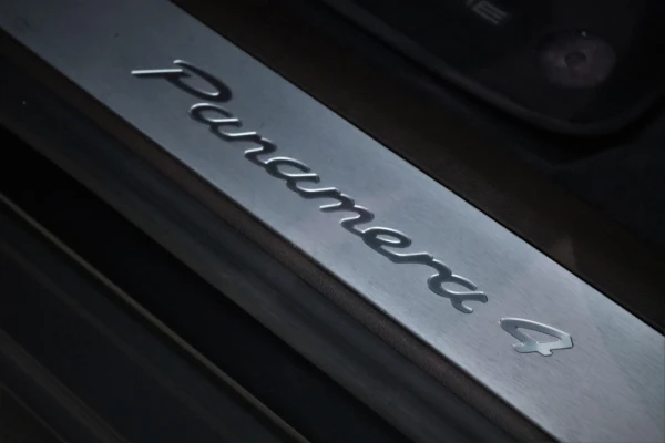 Porsche Panamera 4 E-Hybrid 13