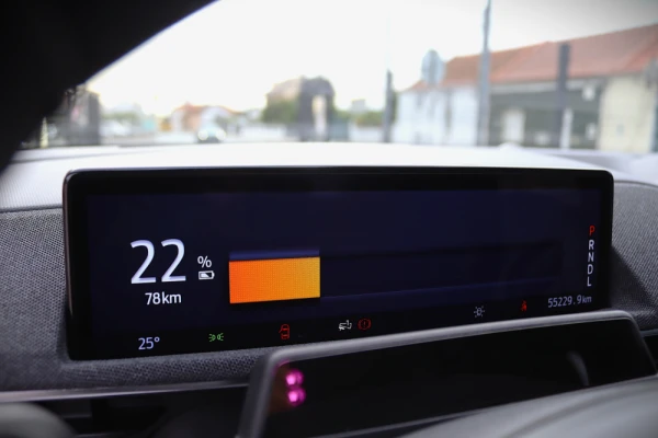 Ford Mustang Mach-E 72.6 kWh Base 31