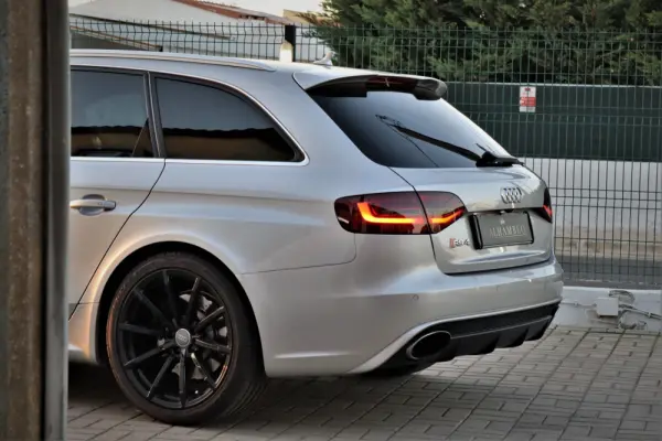 Audi RS4 Avant 4.2 FSi quattro S tronic 14