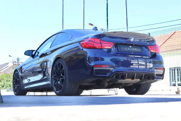 BMW M4 Auto 10