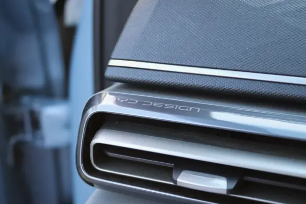 BYD Dolphin Surf 43.2 kWh Boost 8