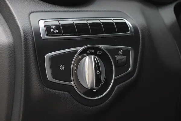 Mercedes-Benz C 350 e 26