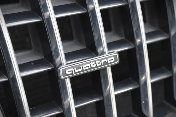 Audi Q5 2.0 TDI quattro S-line S-tronic 8