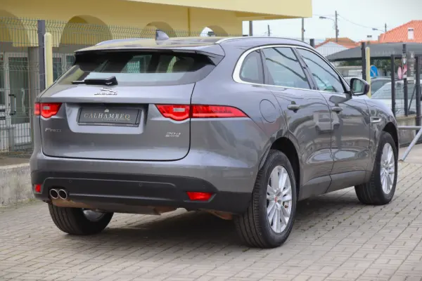 Jaguar F-Pace 20d Aut. Prestige 3