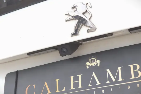 Peugeot 2008 1.2 PureTech Allure 8