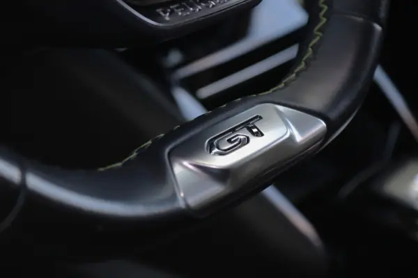 Peugeot e-2008 50 kWh GT 15