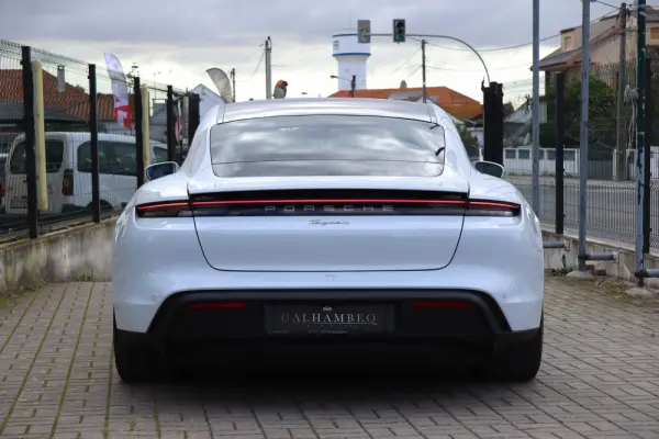 Porsche Taycan 4S 15