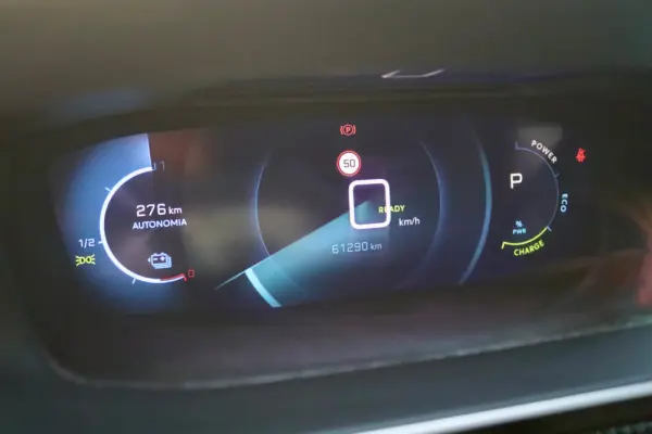 Peugeot e-2008 50 kWh Allure Pack 6