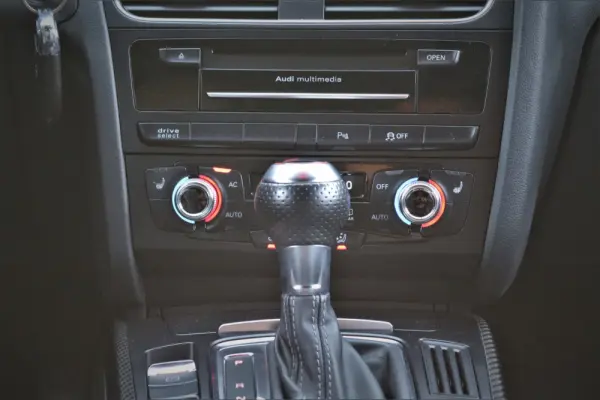 Audi RS4 Avant 4.2 FSi quattro S tronic 27