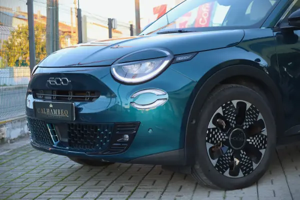 Fiat 600e 54 kWh La Prima 10