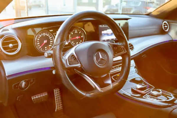 Mercedes-Benz E 220 d AMG Line 14