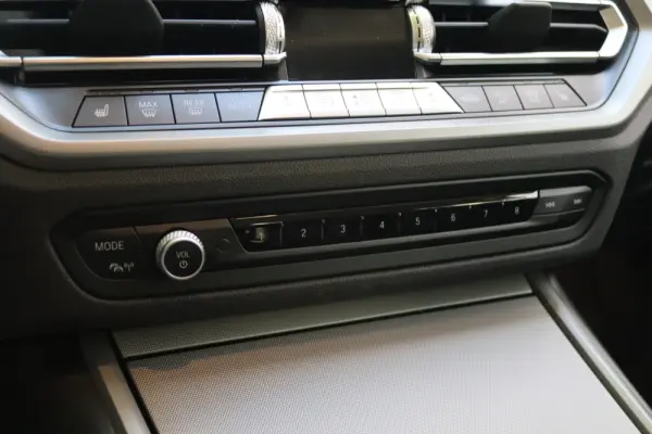 BMW 320 e Corporate Edition Auto 21