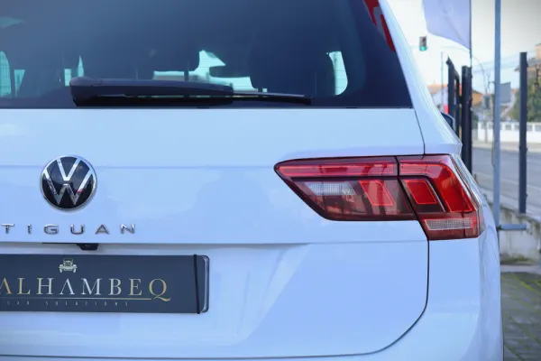 Volkswagen Tiguan 1.5 TSI Confortline 12