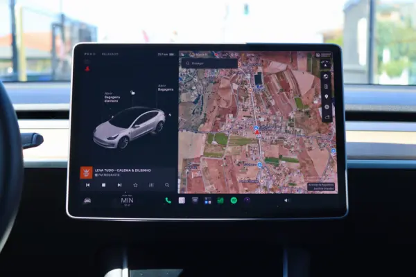 Tesla Model 3 Standard Range Plus RWD 17