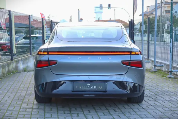 Xpeng P7i 86.2 kWh Long Range 9