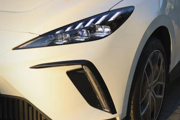 MG MG4 64 kWh Luxury 10