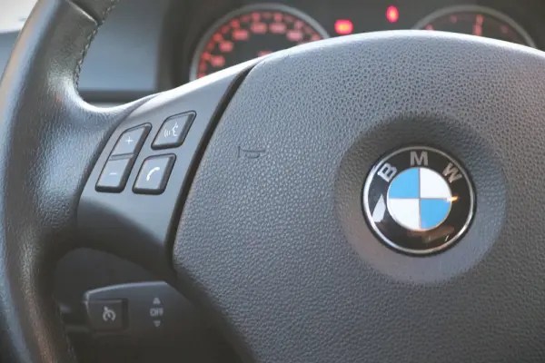 BMW 318 d Sport Line 16