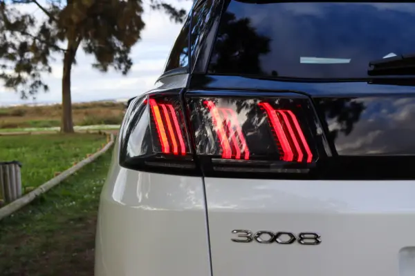 Peugeot 3008 1.6 Hybrid Allure Pack e-EAT8 26