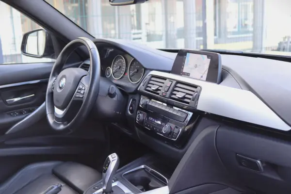 BMW 330 e iPerformance Pack M 27