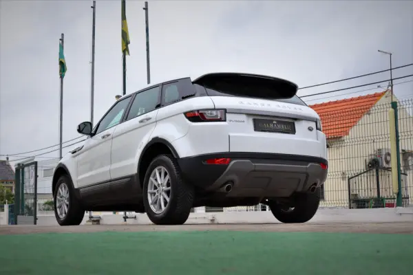 Land Rover Range Rover Evoque 2.0 TD4 SE Auto 3