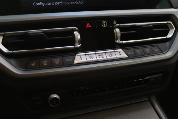 BMW 320 e Corporate Edition Auto 7