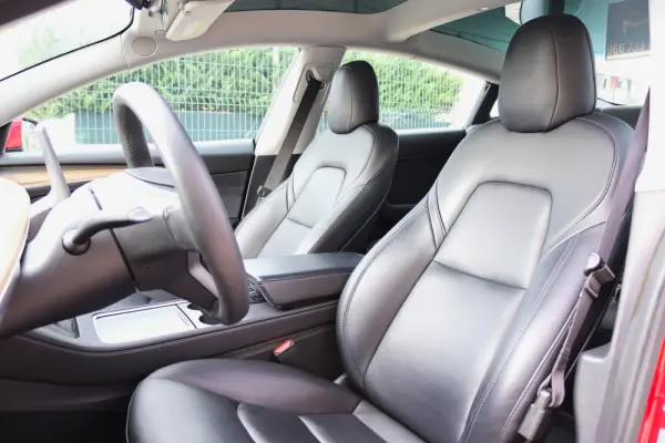 Tesla Model 3 Long-Range Dual Motor AWD 29