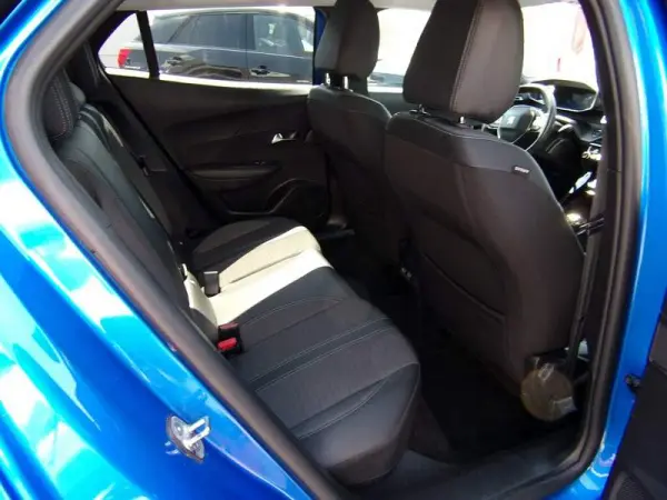 Peugeot e-2008 50 kWh Allure Pack 10
