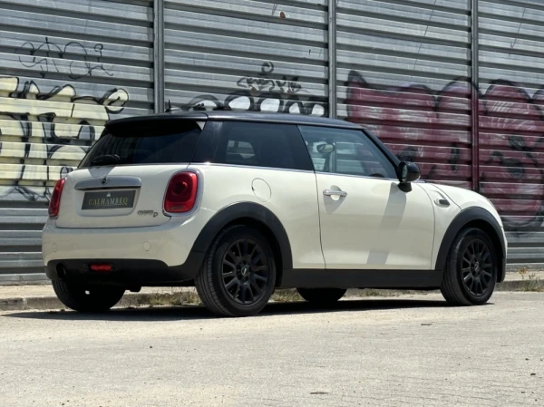 MINI 3 Portas Cooper D 24