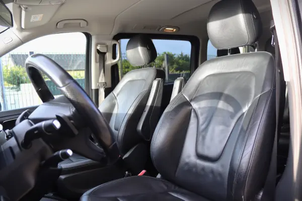 Mercedes-Benz V 220 d Aut. 13