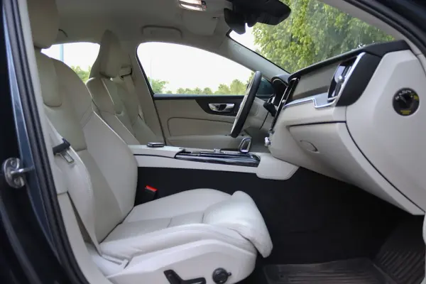 Volvo S60 2.0 T8 PHEV Plus Bright AWD 33
