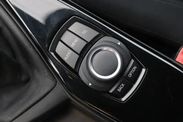 BMW 116 d EDynamics Line Sport 6