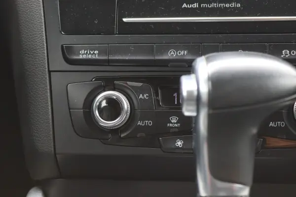 Audi Q5 2.0 TDI quattro S-line S-tronic 32