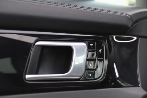 Porsche Panamera 4S Diesel 23