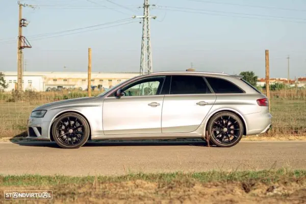 Audi RS4 Avant 4.2 FSi quattro S tronic 9