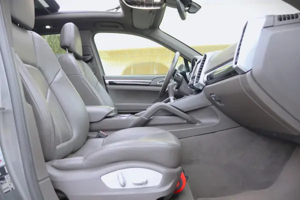 Porsche Cayenne S E-Hybrid 36