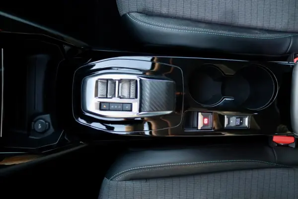 Peugeot e-2008 50 kWh Allure Pack 26