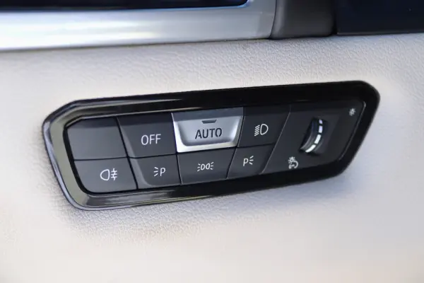 BMW M850i xDrive 15