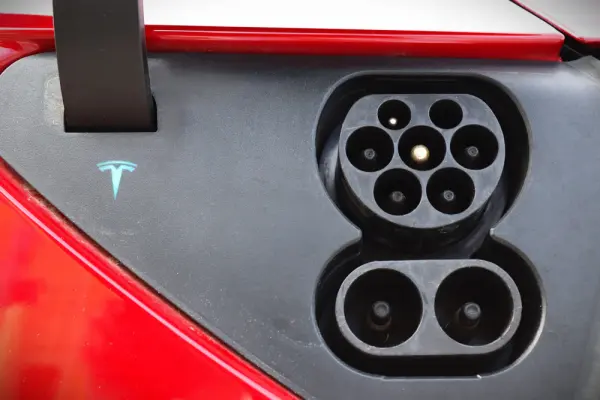 Tesla Model 3 Long-Range Dual Motor AWD 12