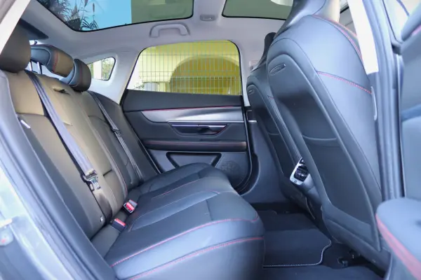 Xpeng P7i 86.2 kWh Long Range 27