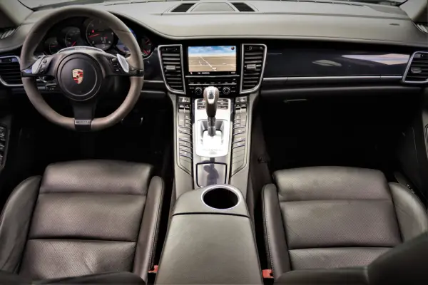 Porsche Panamera 26