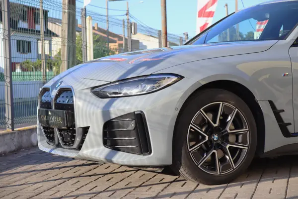 BMW i4 eDrive35 Pack Desportivo M 10