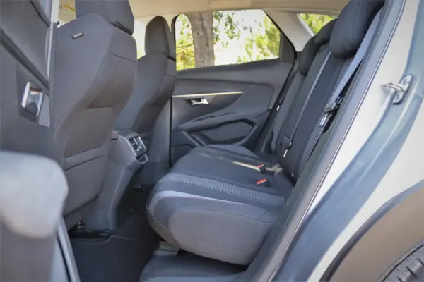 Peugeot 3008 1.5 BlueHDi Active Pack EAT8 20